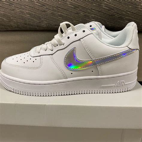 nike air force mit holo nike zeichen